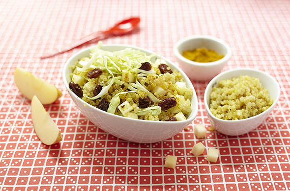 Salade van quinoa en rauwkost met niet-scherpe specerijen